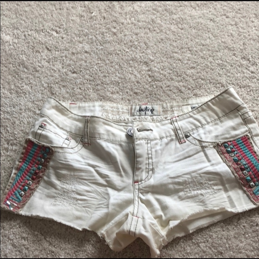 Daytrip Aztec shorts size 28 in awesome condition.